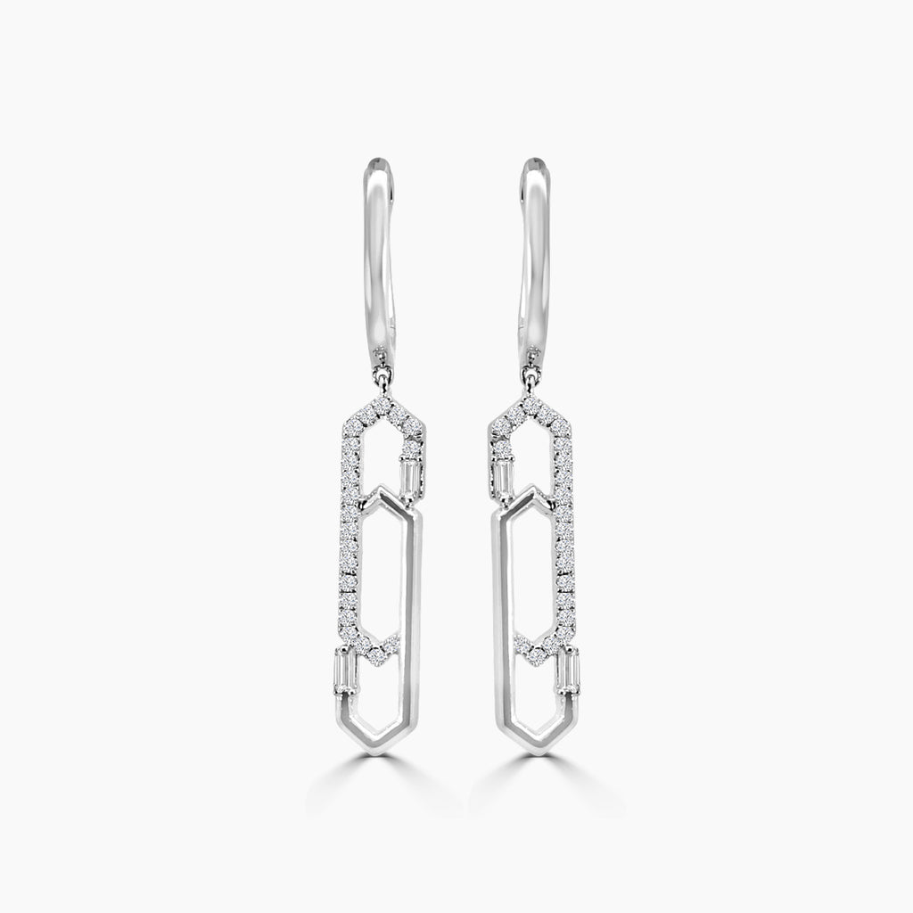 0.25 Ctw Interlocking Fancy Paperclip Earring