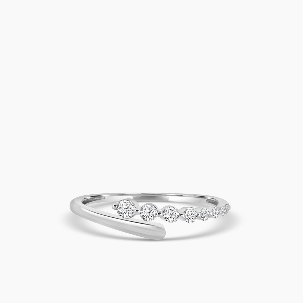 14KY Shared Prong 0.24 Ctw Diamond Journey Fashion Ring