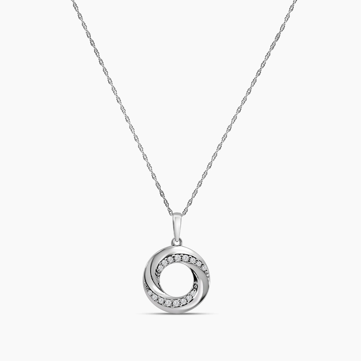 14KY 0.15 Ctw Diamond Circle Pendant with Chain