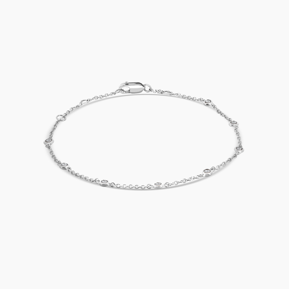 14KR 0.25 Ctw Diamond Station Bracelet with 8 Stones