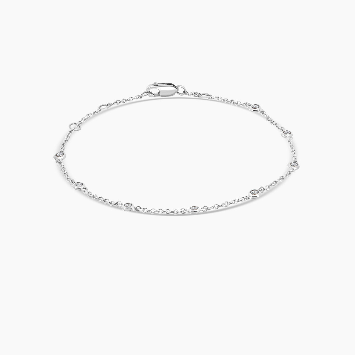 0.25 Ctw Diamond Station Bracelet with 8 Stones