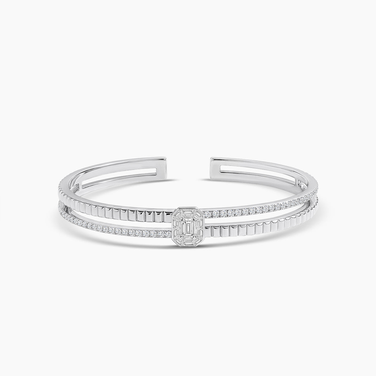 18KW 1.07 CTW DIAMOND DECO BANGLE (64RD-0.55,10BG-0.33,1EM-0.19)