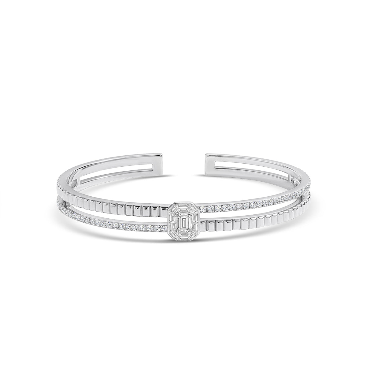 18KW 1.07 CTW DIAMOND DECO BANGLE (64RD-0.55,10BG-0.33,1EM-0.19)